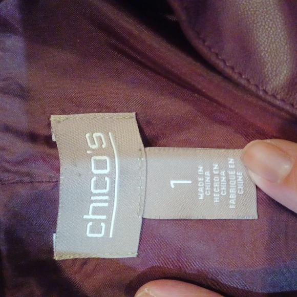 HOST PICK x 2!! Unique Chico's Burgundy Pleated Front Jacket - Picture 5 of 7